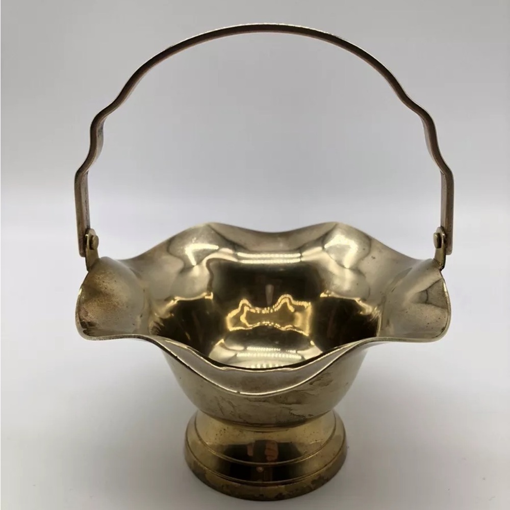Interpur Taiwan Brass Basket Moveable Handle 5 1/2" high Vintage